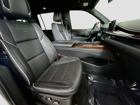 Used 2023 Cadillac Escalade ESV Premium Luxury AWD/4WD image 29