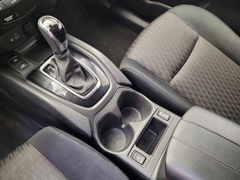 Used 2019 Nissan Rogue SV w/ Sun & Sound Touring Package image 26