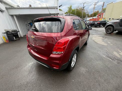 Used 2022 Chevrolet Trax LT w/ LT Convenience Package AWD/4WD image 5