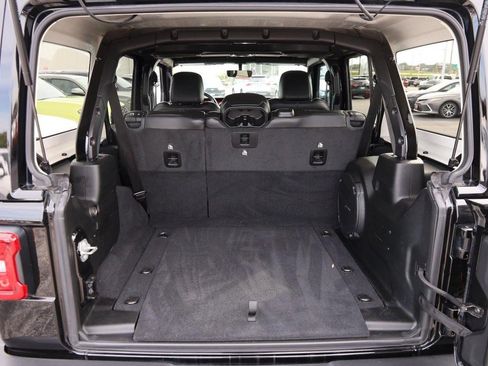 Used 2020 Jeep Wrangler Unlimited Rubicon AWD/4WD image 7
