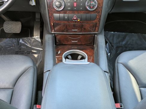 Used 2010 Mercedes-Benz ML 350 2WD image 22