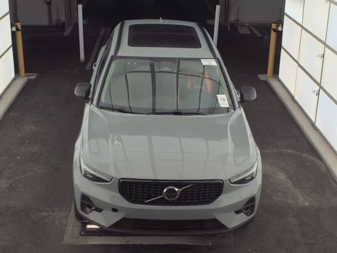 Used 2026 Volvo XC40 B5 Plus AWD/4WD image 2