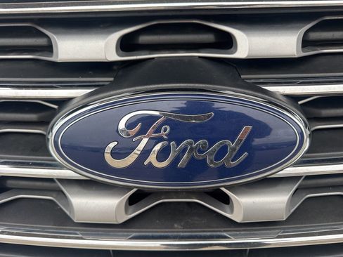 Certified 2017 Ford Explorer Limited image 13