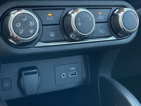 New 2025 Nissan Versa SV w/ Trunk Package image 29