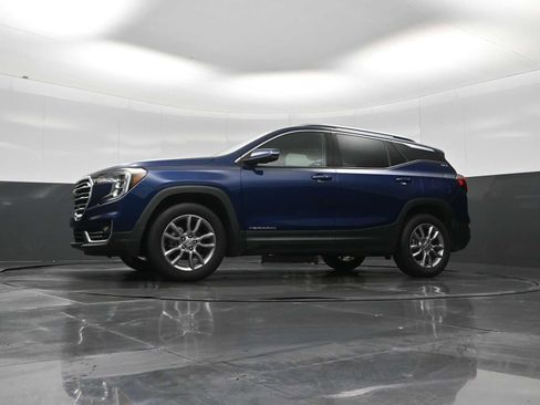 Used 2022 GMC Terrain SLT w/ Tech Package image 21