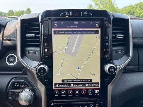 Used 2019 RAM 1500 Laramie AWD/4WD image 16