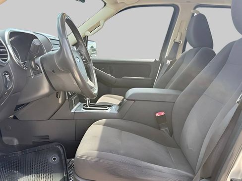 Used 2010 Ford Explorer XLT RWD image 19