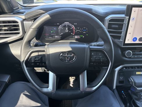 Used 2022 Toyota Tundra Platinum w/ Advanced Package AWD/4WD image 17