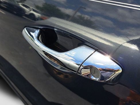 Used 2018 Hyundai Santa Fe SE w/ Cargo Package image 1