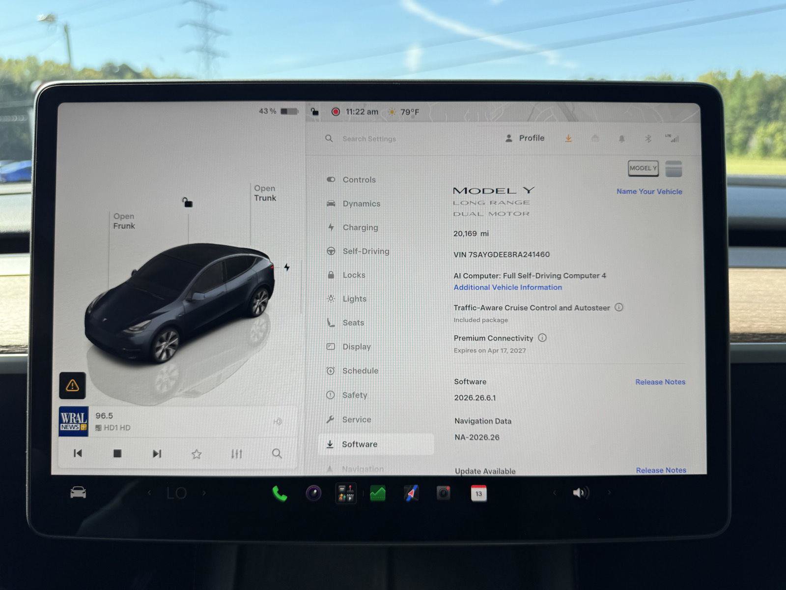Used 2024 Tesla Model Y Long Range AWD/4WD image 22