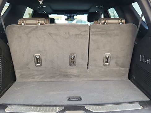 Used 2023 GMC Yukon AT4 w/ AT4 Premium Package image 17