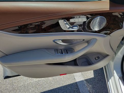 Used 2019 Mercedes-Benz E 300 4MATIC image 23