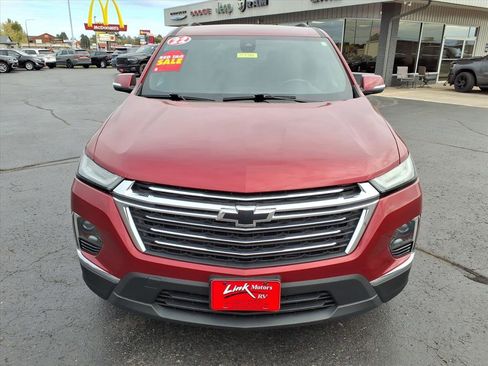 Used 2022 Chevrolet Traverse LT image 9
