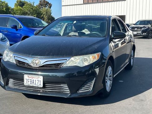 Used 2014 Toyota Camry LE FWD image 1