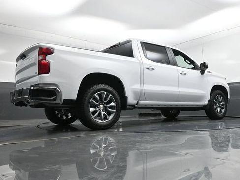 New 2026 Chevrolet Silverado 1500 LT w/ Z71 Off-Road Package AWD/4WD image 11