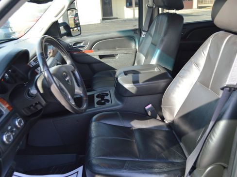 Used 2011 GMC Sierra 3500 SLT w/ SLT Convenience Package AWD/4WD image 14