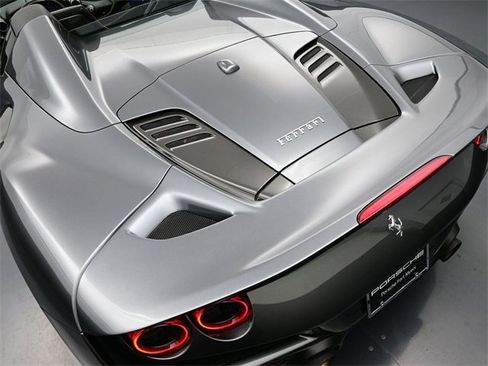 Used 2022 Ferrari F8 Tributo image 18