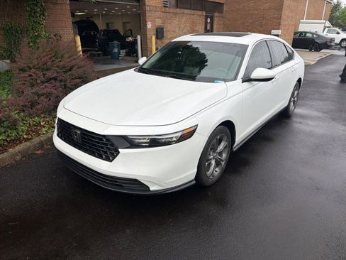 Certified 2023 Honda Accord EX image 4