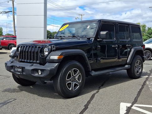 Used 2022 Jeep Wrangler Unlimited Sport AWD/4WD image 3