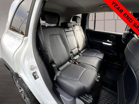 Used 2021 Mercedes-Benz GLB 250 4MATIC image 27