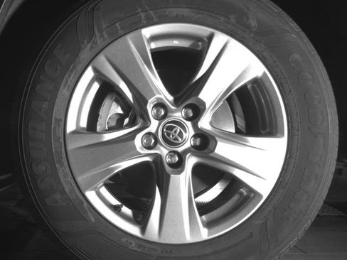 Used 2025 Toyota RAV4 XLE AWD/4WD image 9