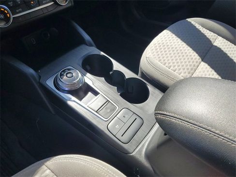 Used 2020 Ford Escape SE image 26