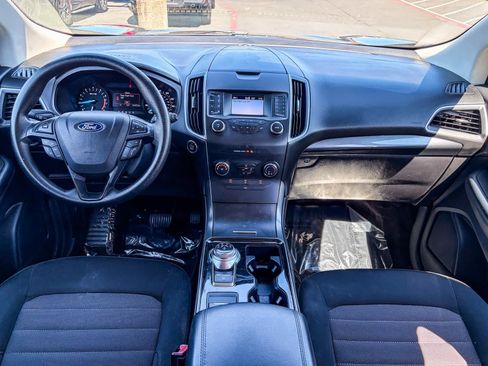 Used 2019 Ford Edge SE FWD image 11