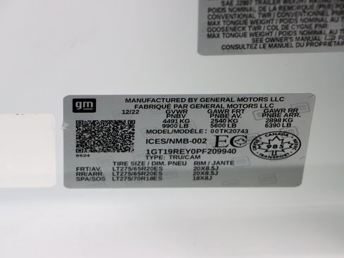 Used 2023 GMC Sierra 2500 Denali w/ Denali Ultimate Package image 36