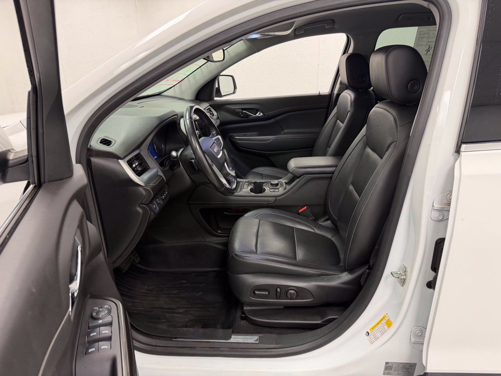 Used 2020 GMC Acadia SLT w/ Driver Alert Package II FWD image 19
