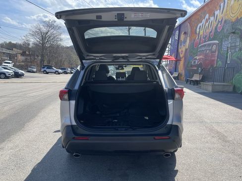 Used 2019 Toyota RAV4 XLE w/ Convenience Package image 13