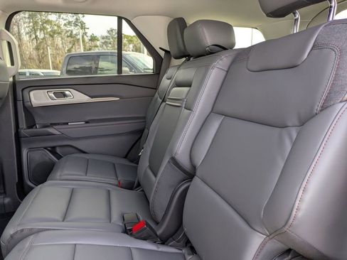 New 2026 Ford Explorer Active w/ Active Comfort Package image 15