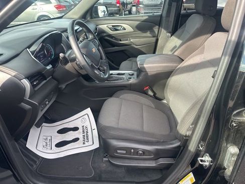 Used 2023 Chevrolet Traverse LT image 11