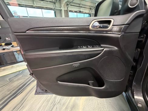 Used 2017 Jeep Grand Cherokee Limited AWD/4WD image 53