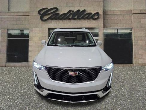 Used 2024 Cadillac XT6 Premium Luxury w/ Technology Package image 8