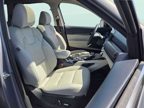 Used 2024 Kia Telluride SX w/ Towing Package image 16