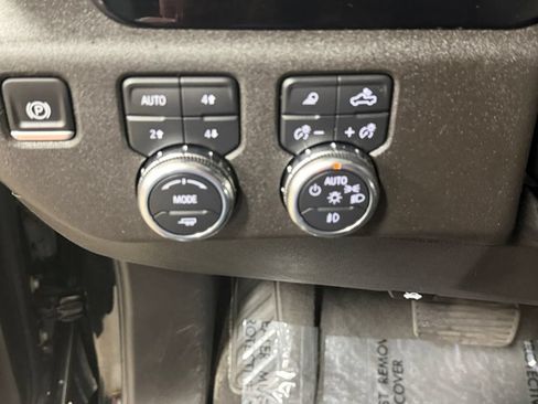 Used 2025 GMC Sierra 2500 SLT w/ SLT Convenience Package AWD/4WD image 30