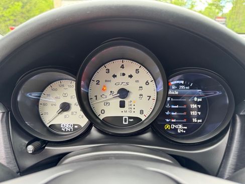 Used 2024 Porsche Macan GTS image 39