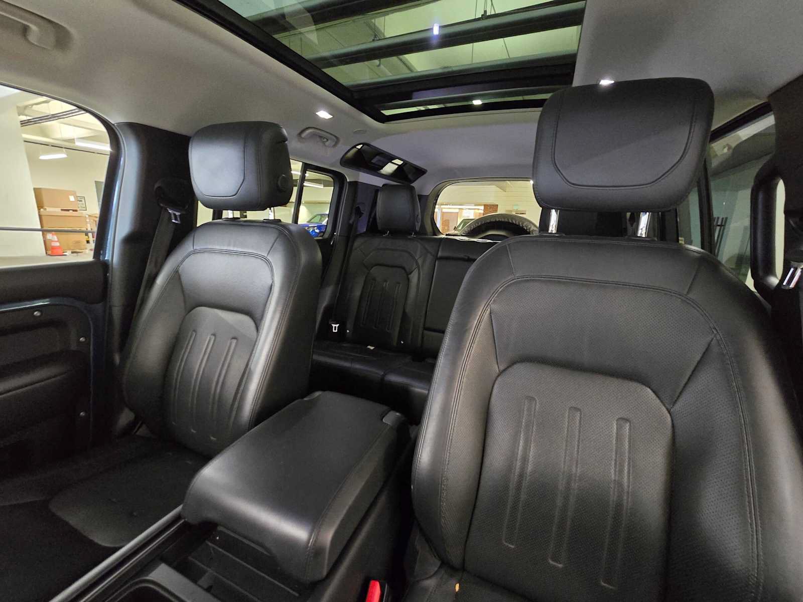 Used 2020 Land Rover Defender 110 HSE AWD/4WD image 21