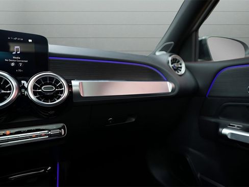 Used 2023 Mercedes-Benz GLB 250 image 58