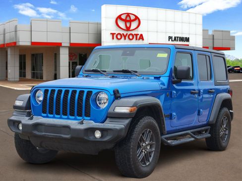 Used 2024 Jeep Wrangler Unlimited Sport AWD/4WD image 2