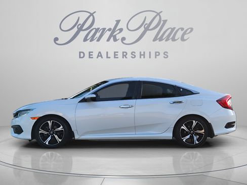 Used 2016 Honda Civic Touring image 2