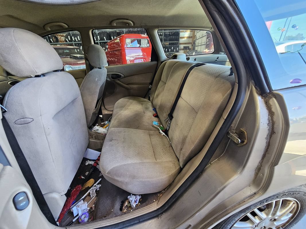 Used 2003 Ford Focus Wagon FWD image 9