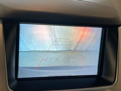 Used 2018 GMC Yukon XL SLT w/ Open Road Package image 17