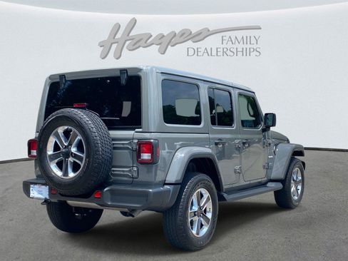 Used 2022 Jeep Wrangler Unlimited Sahara w/ Cold Weather Group AWD/4WD image 3