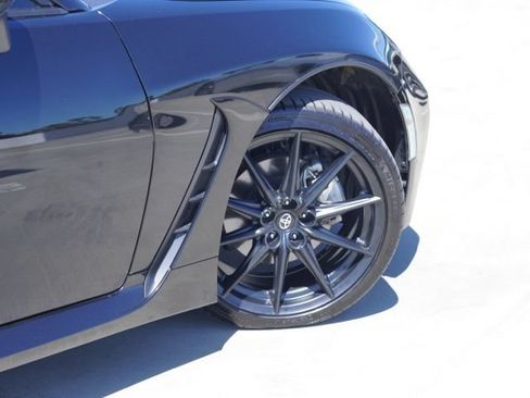 Used 2024 Toyota GR86 Premium RWD image 7