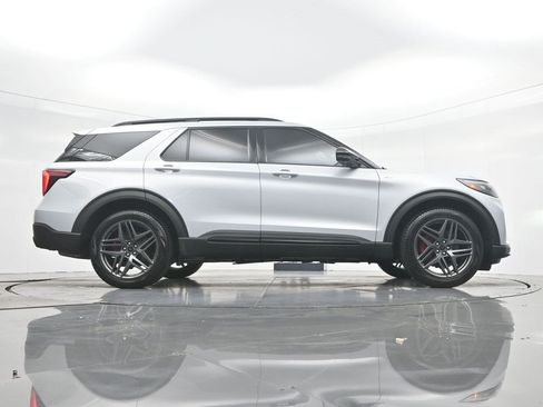 Used 2026 Ford Explorer ST-Line w/ ST-Line Street Pack RWD image 29