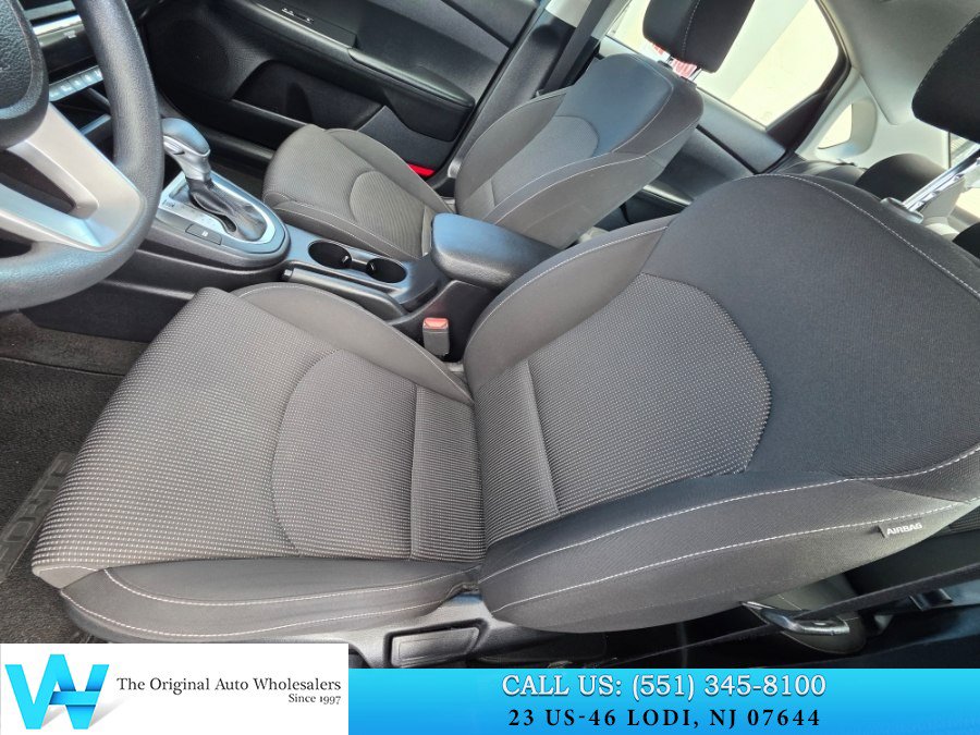 Used 2019 Kia Forte LXS FWD image 9