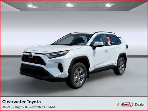 Used 2025 Toyota RAV4 XLE image 1