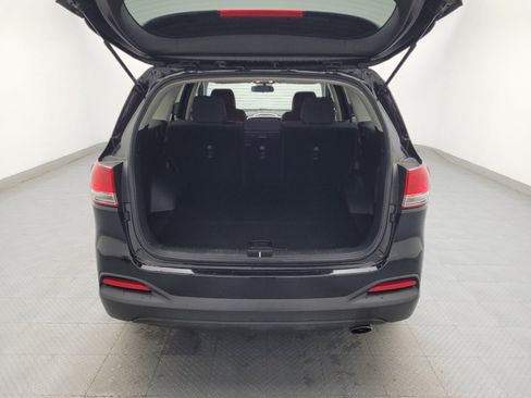 Used 2017 Kia Sorento LX image 29