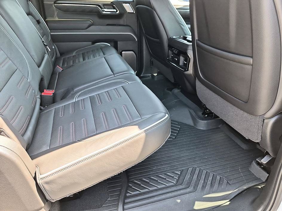 Used 2024 GMC Sierra 1500 AT4X w/ AT4X AEV Edition AWD/4WD image 34